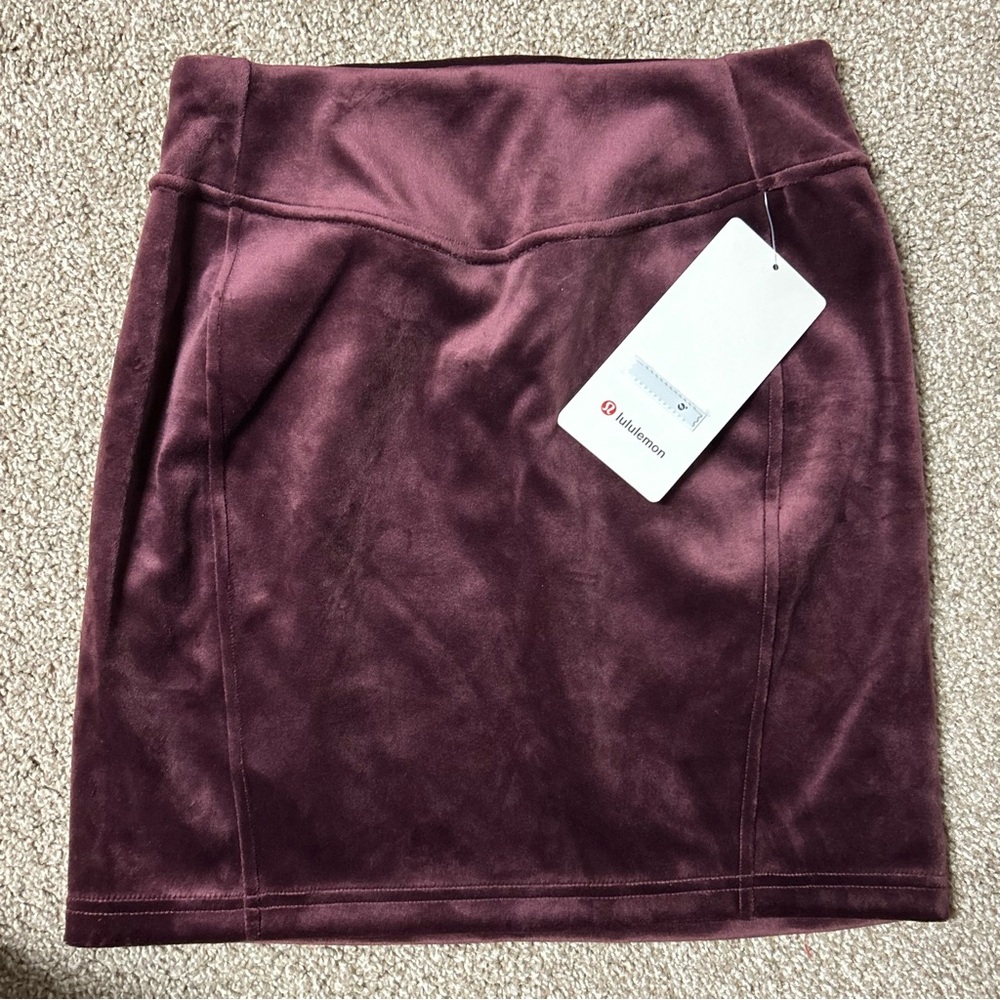 NWT Lululemon Scuba High-Rise Mini Skirt *Velvet